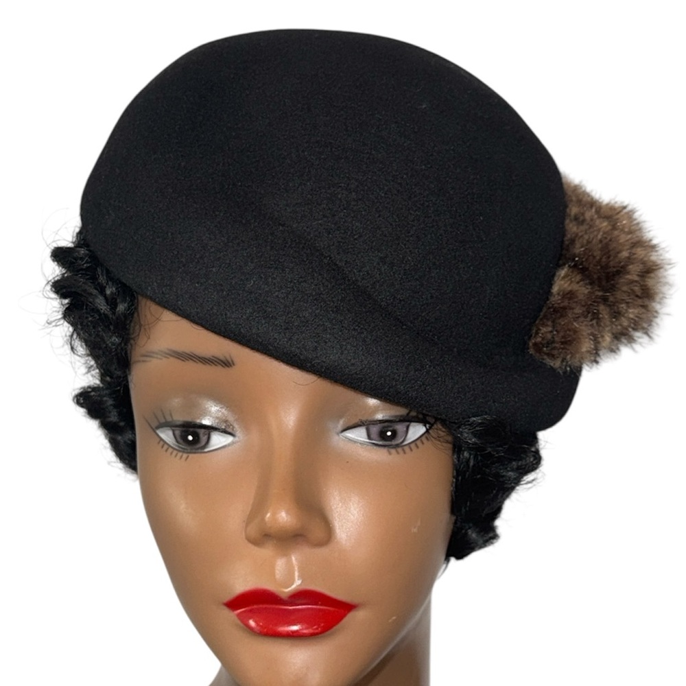 Grace Black Wool Beret with Fur Accent